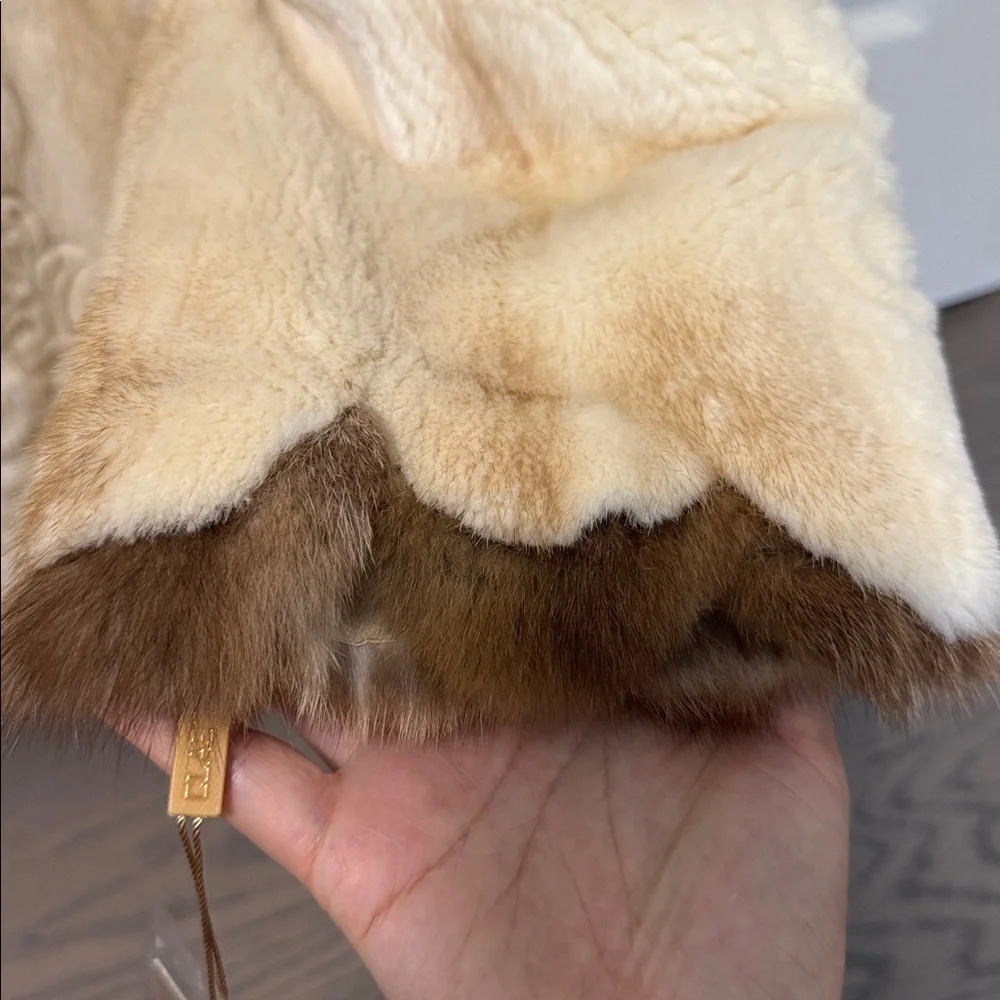 Luxurious Elegant Cream 100% Real mink Fur Coat - Picture 9 of 13